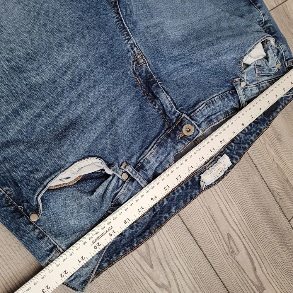 Torrid Women's Straight Jeans Size 26R Blue Denim Cotton 5-Pockets Low-Rise - Picture 5 of 9